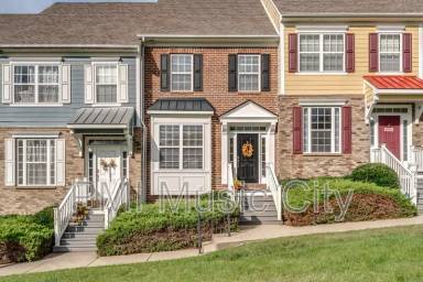 Main picture of 2705 Dracut Ln