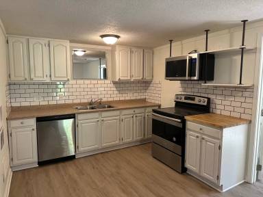 Main picture of 8807 E 49th St