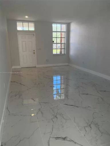 Main picture of 2882 SW 85th Ave