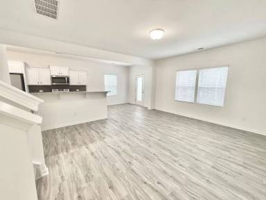Main picture of 114 Luna Ln