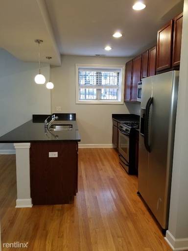 Main picture of 7367 N Ashland Blvd