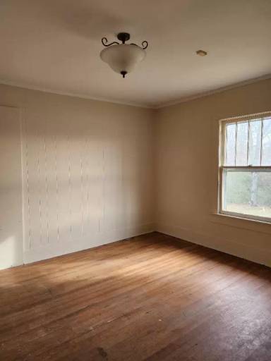 Main picture of 7445 Shallowford Rd