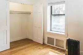 Main picture of 244 E 78th St