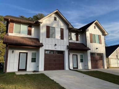 Main picture of 34 Lyons Dr NW