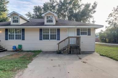 Main picture of 124 30th 1/2 St