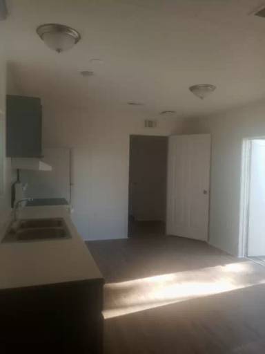 Main picture of 611 Maxanna Ave