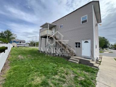 Main picture of 702 W 5th St
