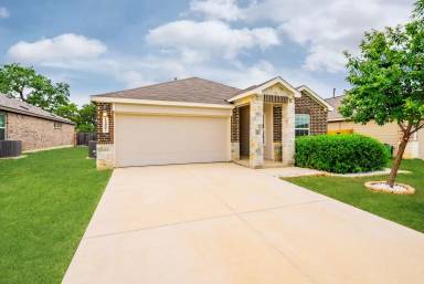 Main picture of 15007 Cheshire Way