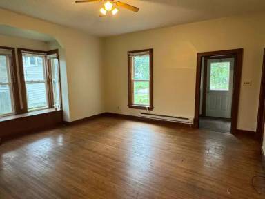 Main picture of 606 W Lyon St