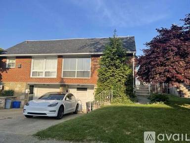 Main picture of 2887 Stamford St