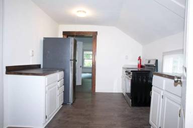 Main picture of 317 Pleasant St
