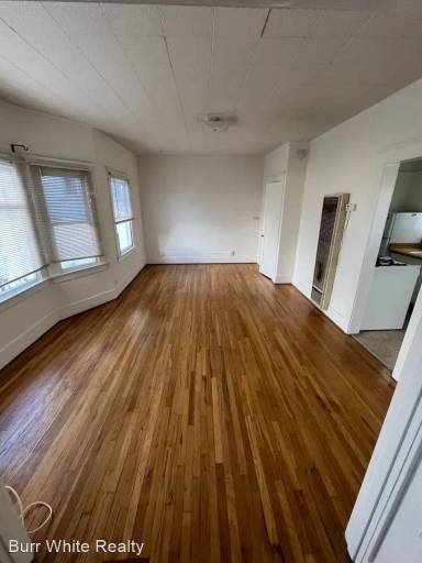 Main picture of 2 12th Pl