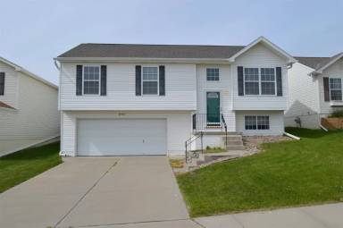 Main picture of 10902 Black St