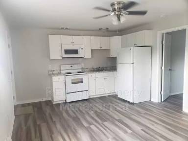Main picture of 3108 Hull St