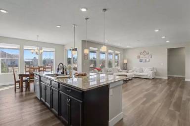 Main picture of 2102 Summerlin Ln