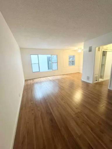 Main picture of 7530 Fountain Ave