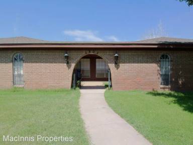 Main picture of 4904 Yale St