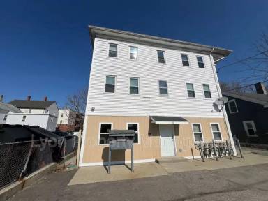 Main picture of 12 Clark Ct