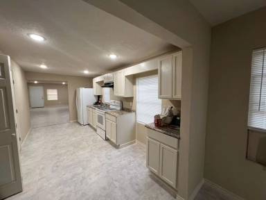 Main picture of 891 Washington Blvd