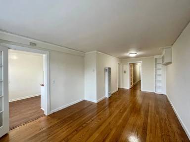 Main picture of 11 Wood St