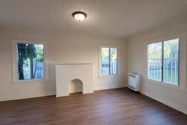 Main picture of 5078 W 20th St