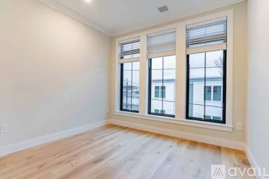 Main picture of 1 Adamson St