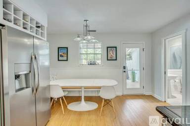 Main picture of 718 Harbor Ln