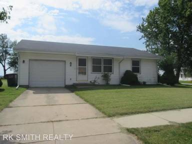 Main picture of 31 W Evergreen Ln