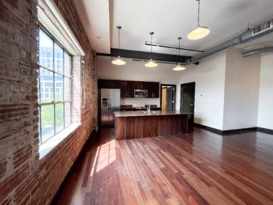 Main picture of 107 N Detroit Ave