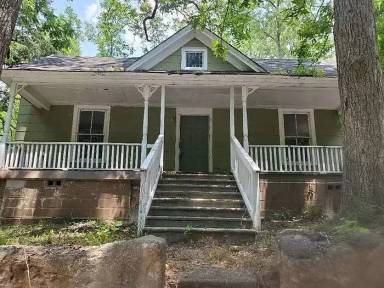Main picture of 207 W Centennial St
