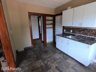 Main picture of 8517 Rosewood Ave