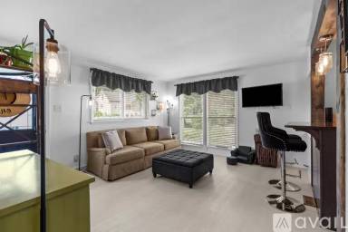 Main picture of 723 Landscape Ave