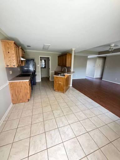 Main picture of 102 Plumdale Dr