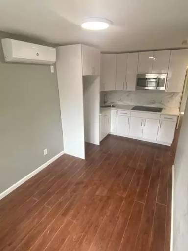 Main picture of 120 Hall St