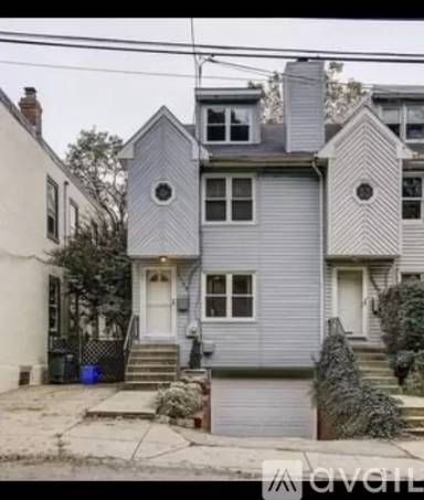 Main picture of 3548 Calumet St