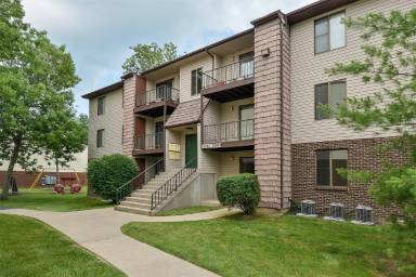 Main picture of Country Club Apartments