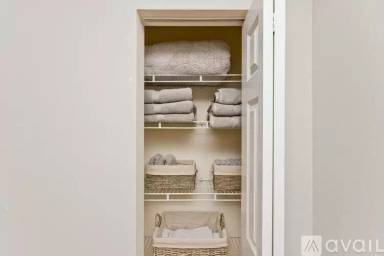 Main picture of Sheridan Plaza