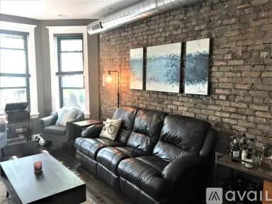 Main picture of 2013 N Hoyne Ave