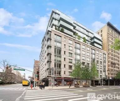 Main picture of 545 W 110th St