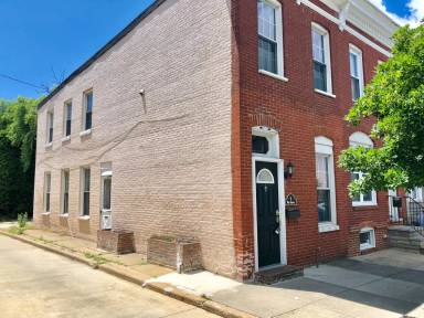 Main picture of 9 W Randall St