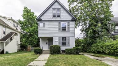 Main picture of 1102 S Forest Ave