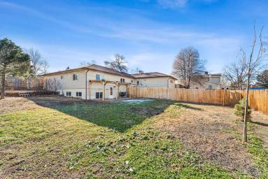 Main picture of 1901 W Ridge Rd