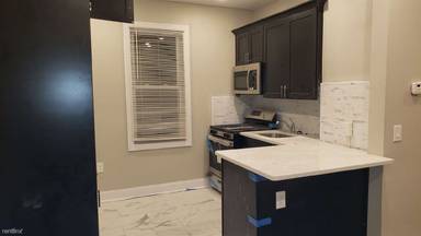 Main picture of 836 Jackson Ave