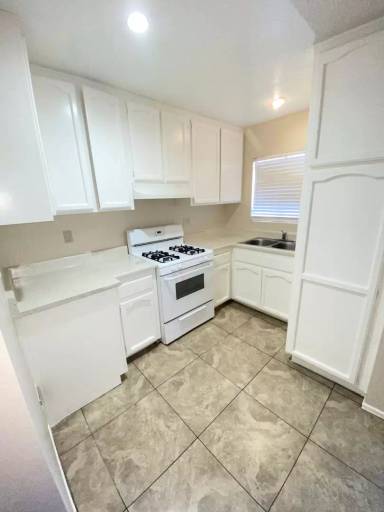 Main picture of 1280 E La Palma Ave