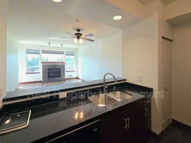 Main picture of Centre Pointe Condominiums
