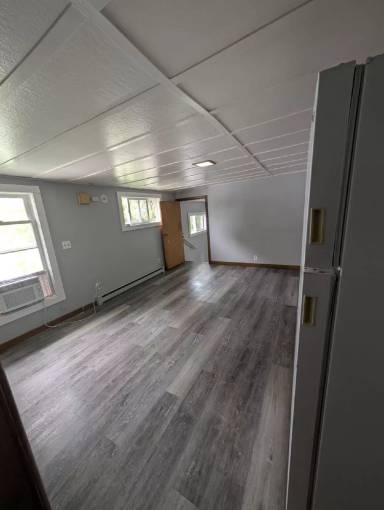 Main picture of 407 7th St NE