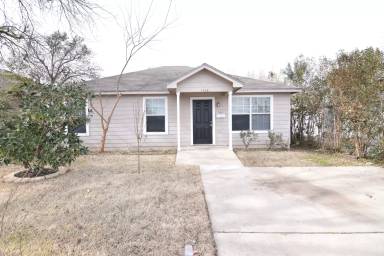 Main picture of 1108 S Martin Luther King Blvd