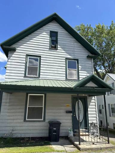 Main picture of 440 Main St