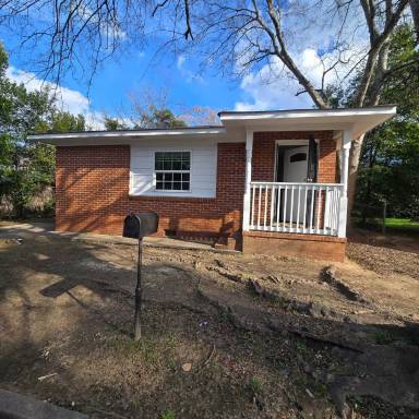 Main picture of 2116 Monroe Ave