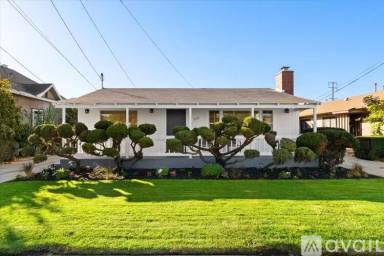 Main picture of 336 W Hillcrest Blvd